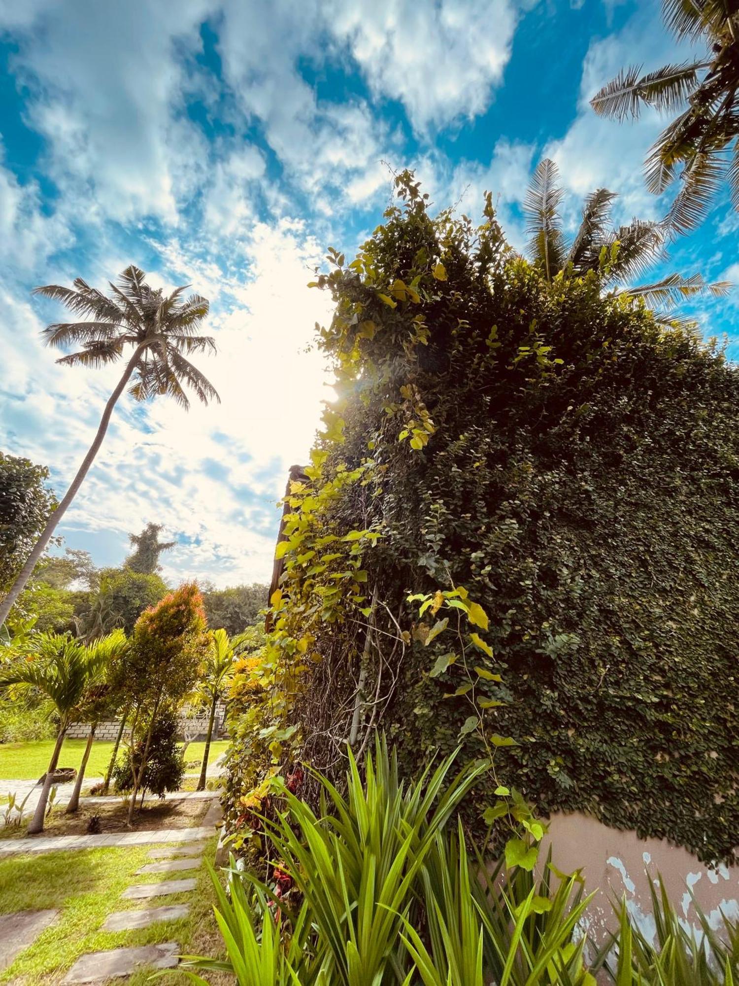 Apit Lawang Villas & Resto Batununggul Екстер'єр фото